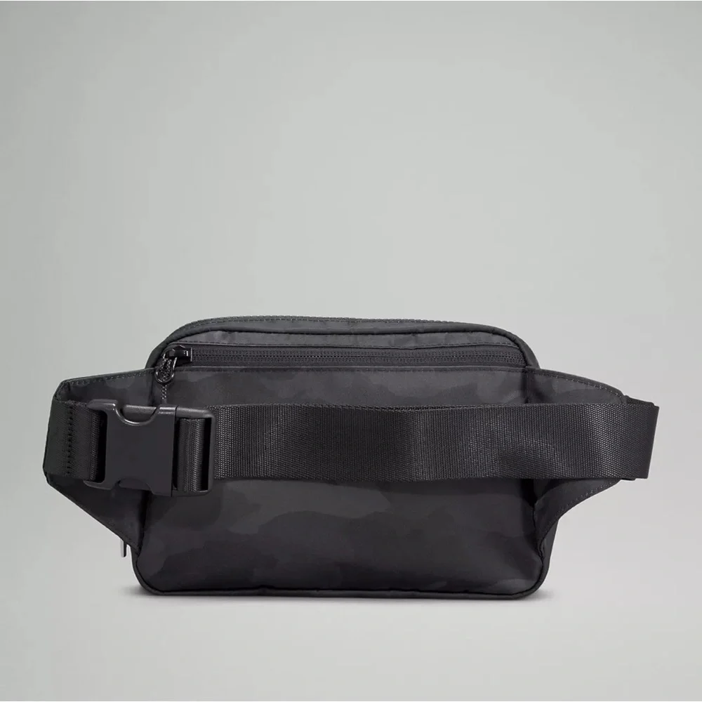 NEW LULULEMON EVERYWHERE BELT BAG LARGE 2L IN CAMO DEEP COAL MULTI - Picture 3 of 7